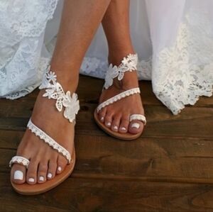 Flat sandals